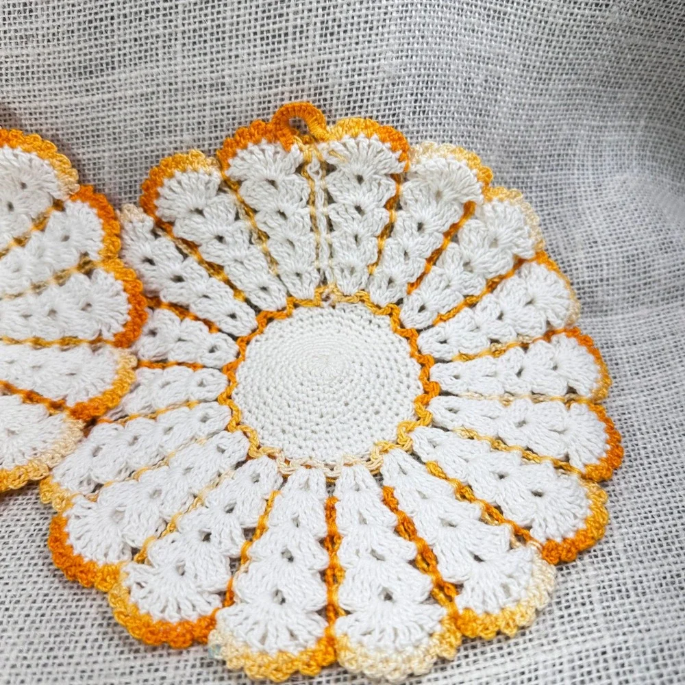 Vintage Handmade Crochet Sunflower Potholders Set of 2 White Orange Yellow 7.5in